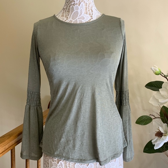 Ultra Flirt Tops - Ultra flirt woman’s long sleeves green shirt sz XS